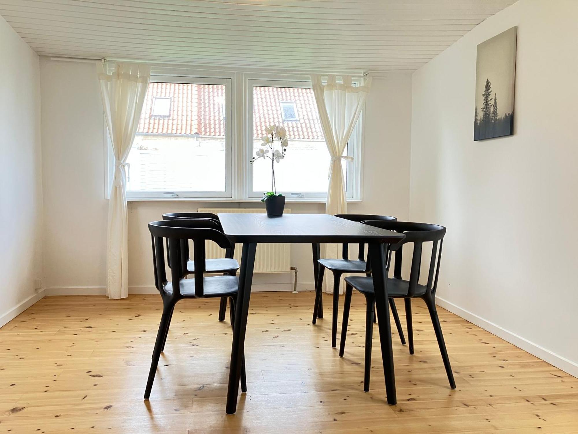 Lovely Two Story House Odense